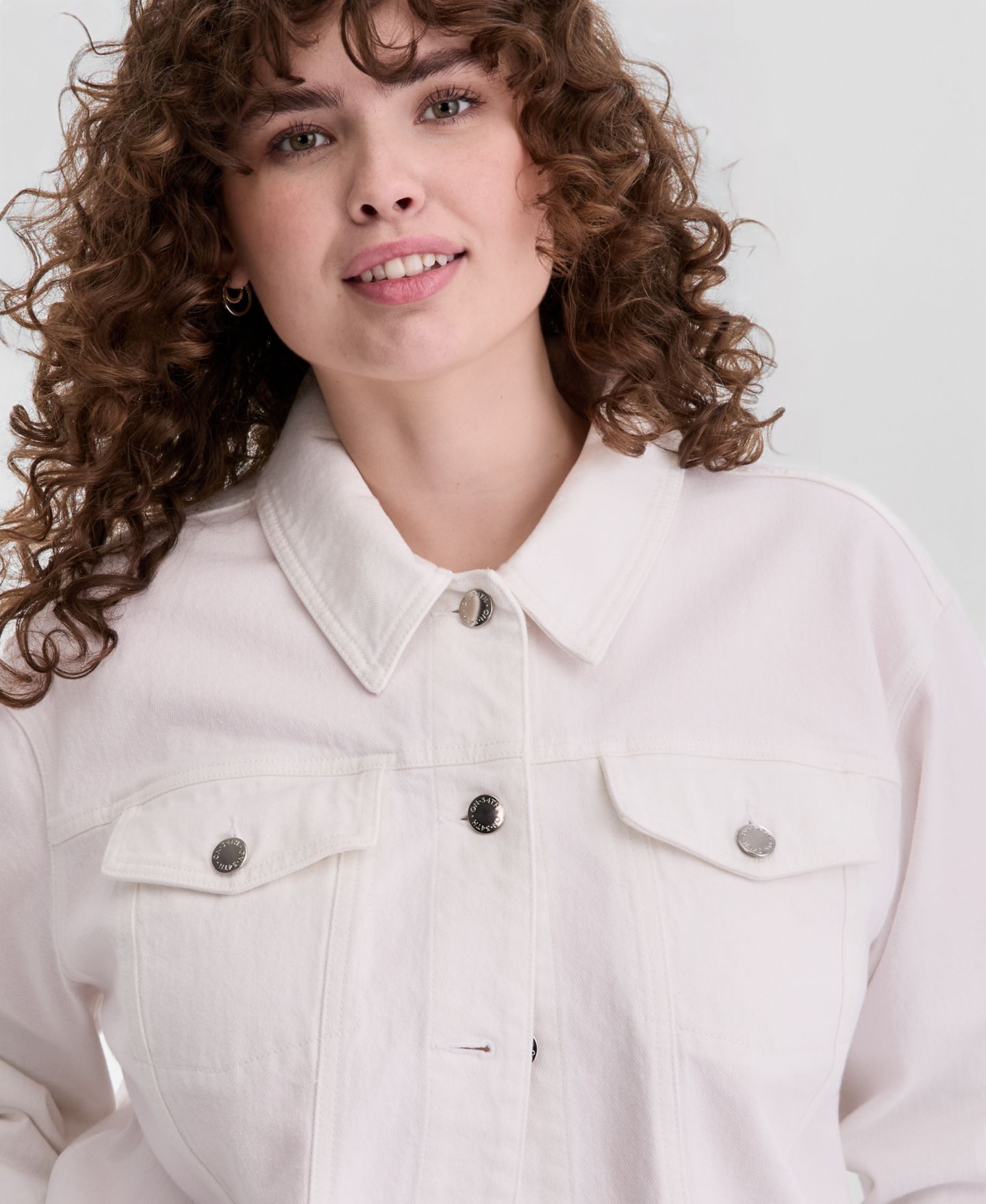 Женская куртка On 34th Trendy Plus Size Relaxed Cropped Trucker, цвет: Яркий белый варёный — фото 4