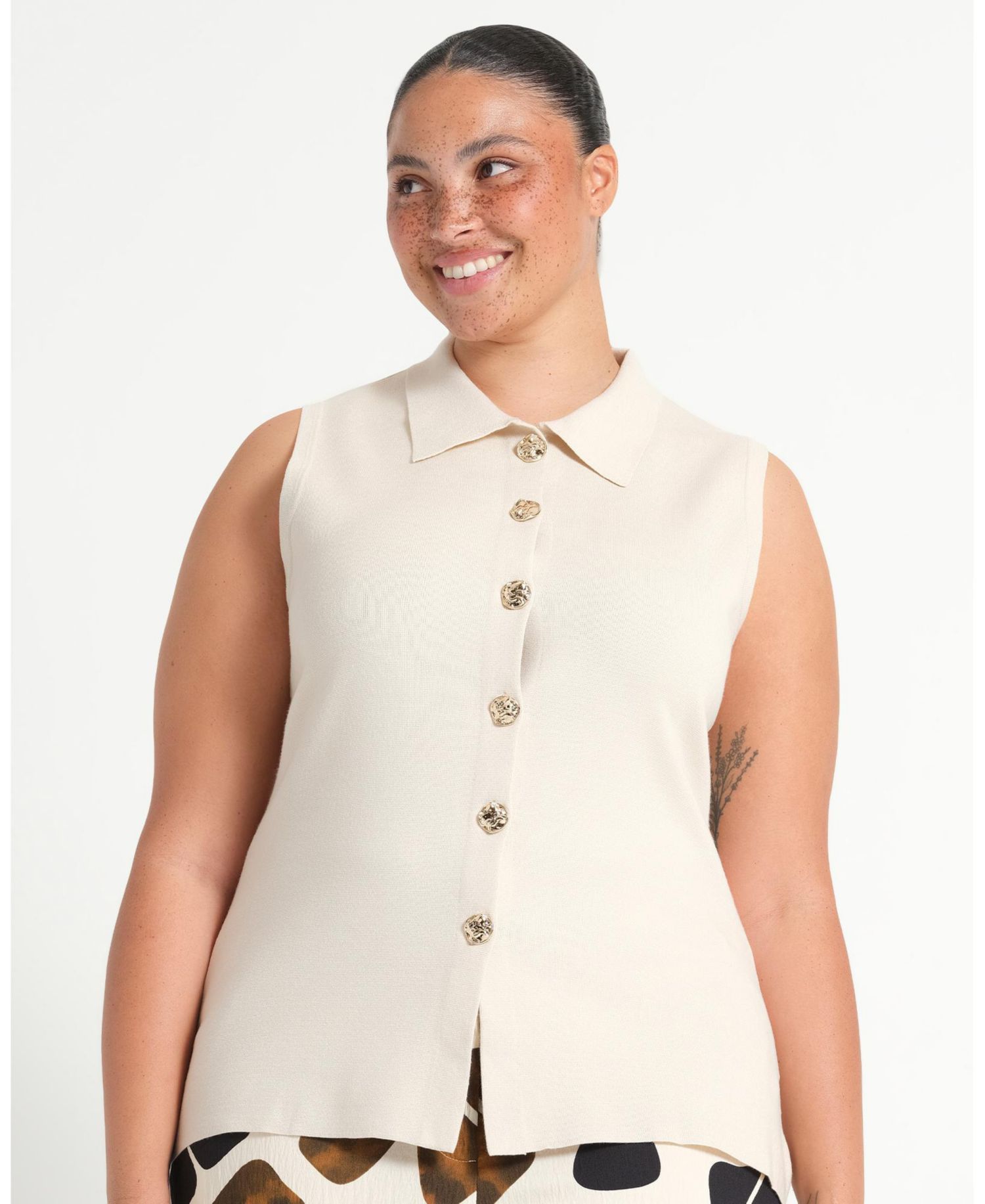 Plus Size Leya Collared Button-Front Fitted Knit Top