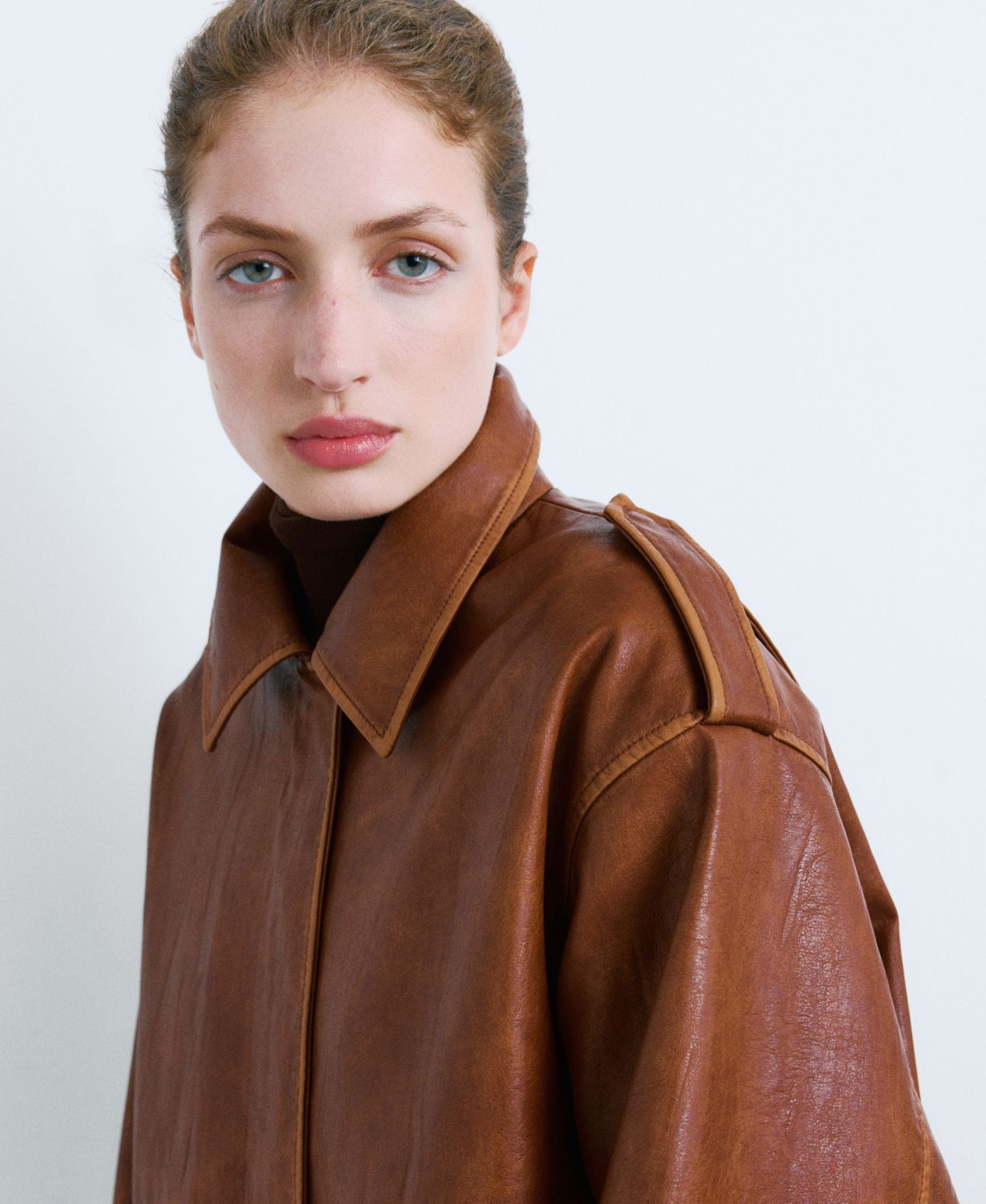 Женская куртка Mango Fleece Collar, цвет: Коричневый — фото 5