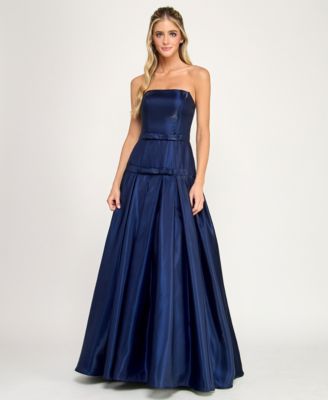 Juniors' Strapless Bow Detail Ball Gown