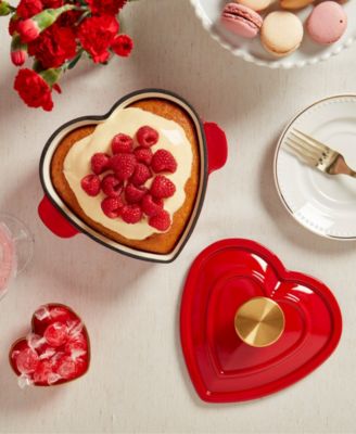 1-Quart Enameled Cast Iron Heart-Shaped Dutch Oven