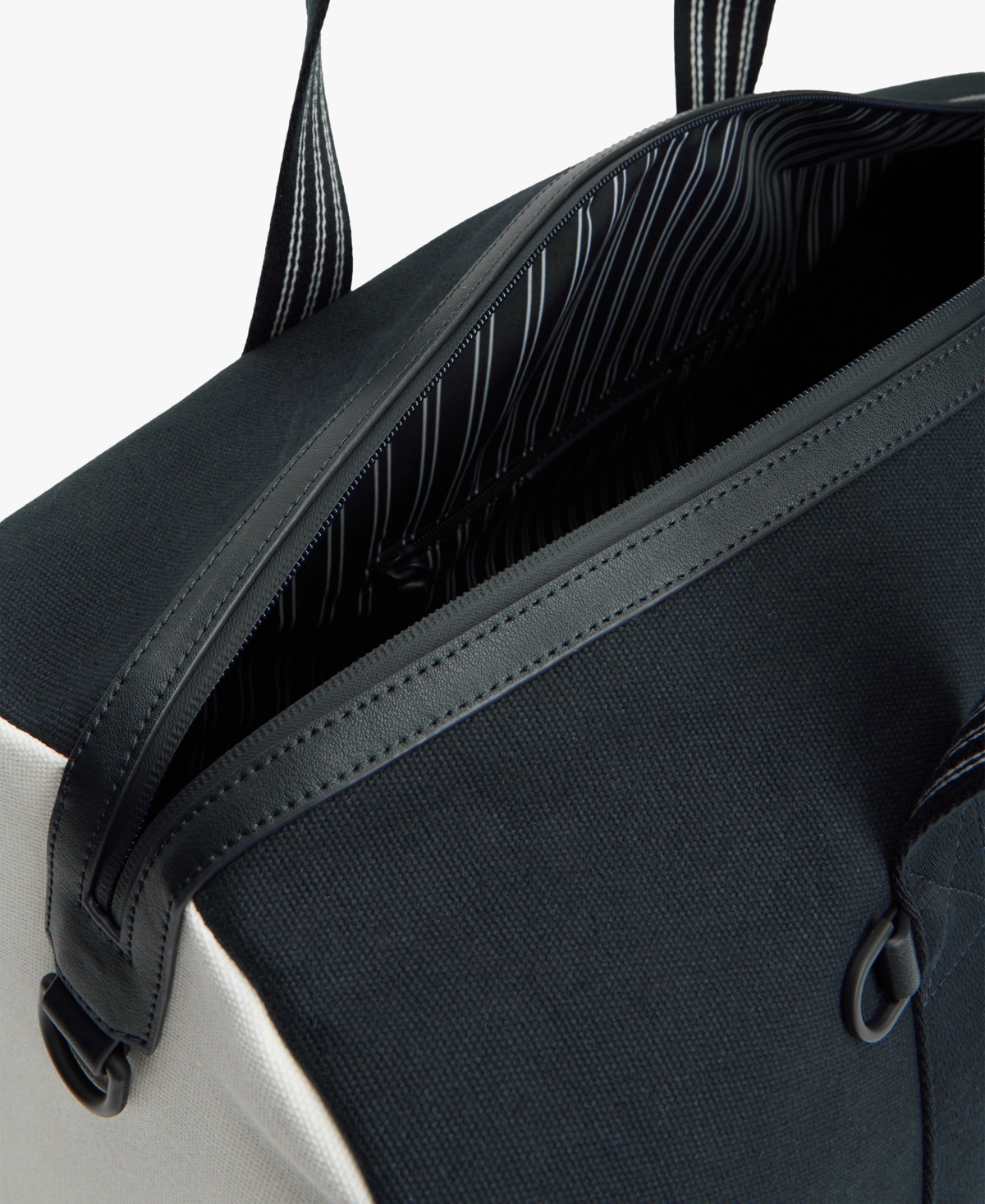 Tommy Hilfiger Men's Heritage Barrel Duffel Bag