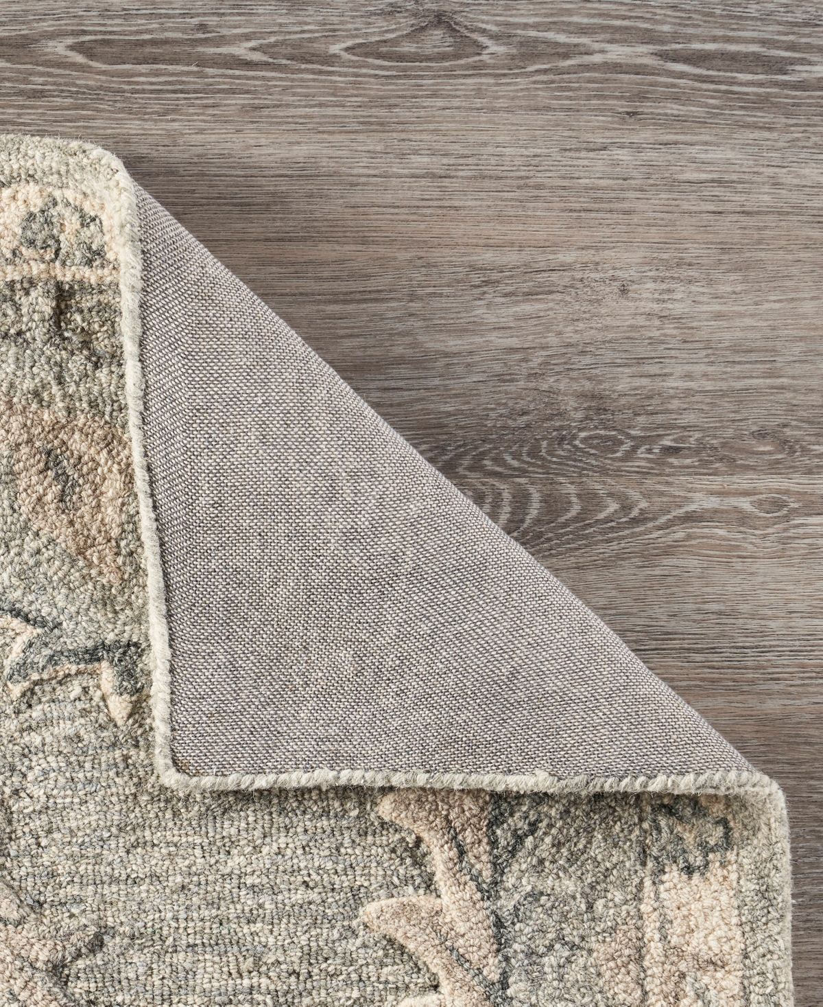 Lr Home Iris Victo-583 7' x 9' Area Rug