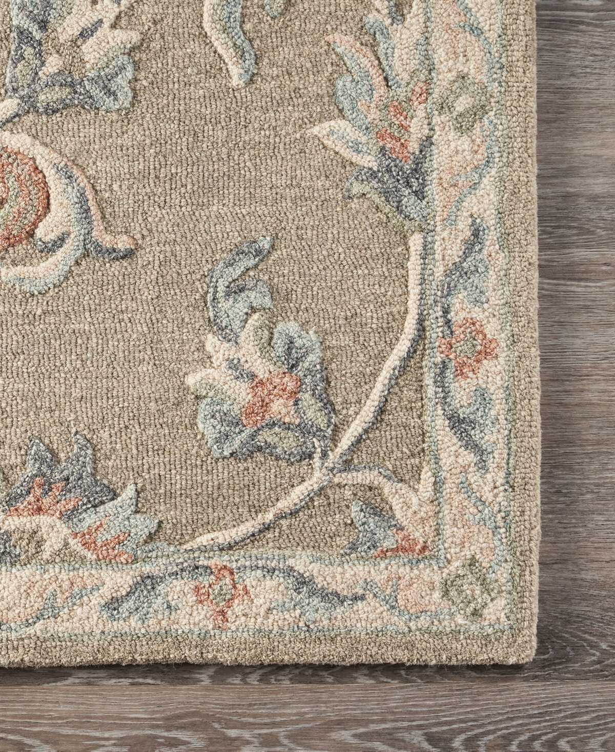 Lr Home Iris Victo- 7' x 9' Area Rug