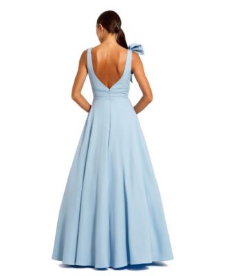 Women's Crepe Sleeveless Plunge Neck Ballgown With Bow