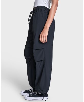 Women's Loose-Fit Tech Pants