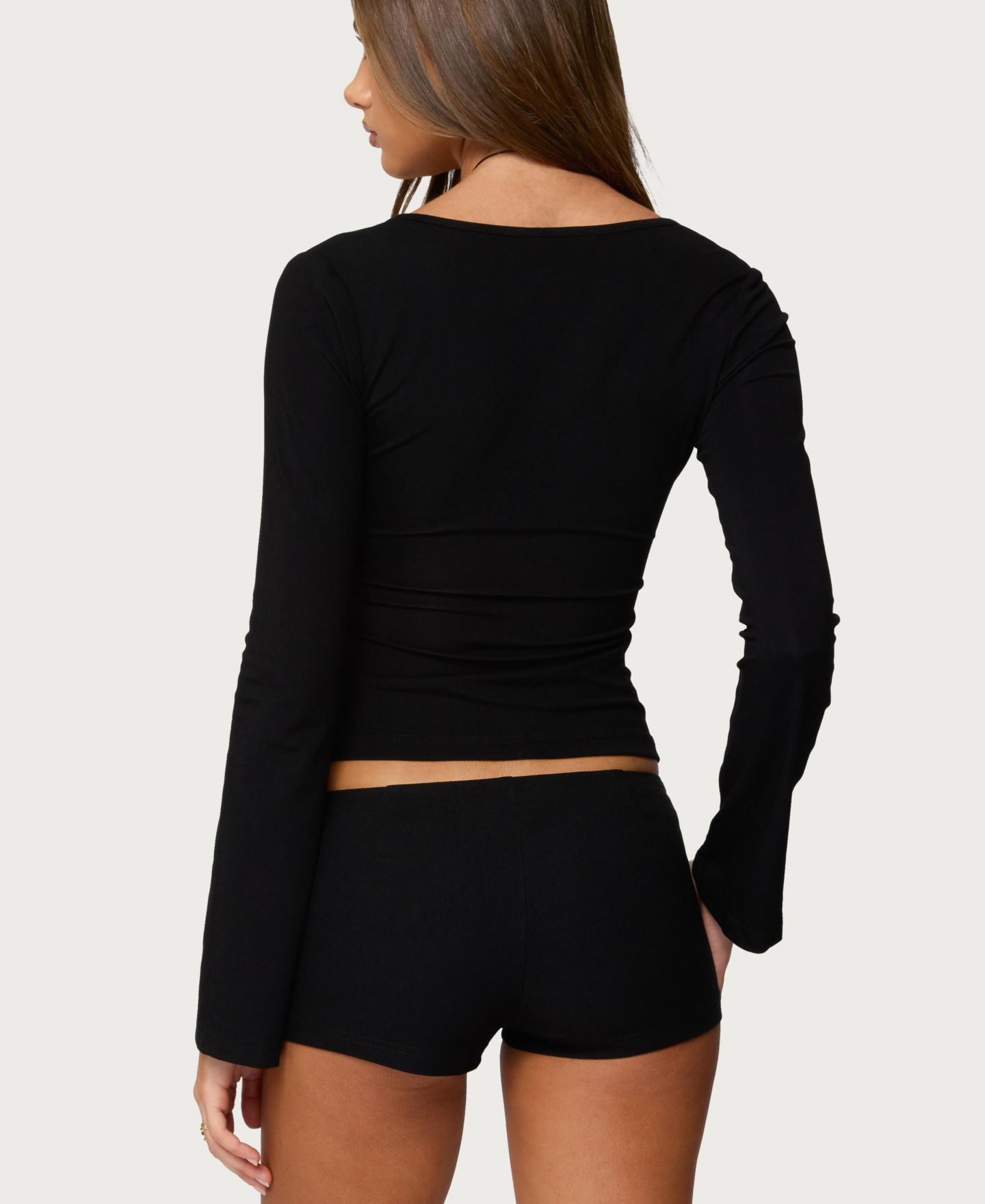 Женский топ Edikted Kailee Cutout Long Sleeve Ribbed, цвет: Чёрный — фото 3