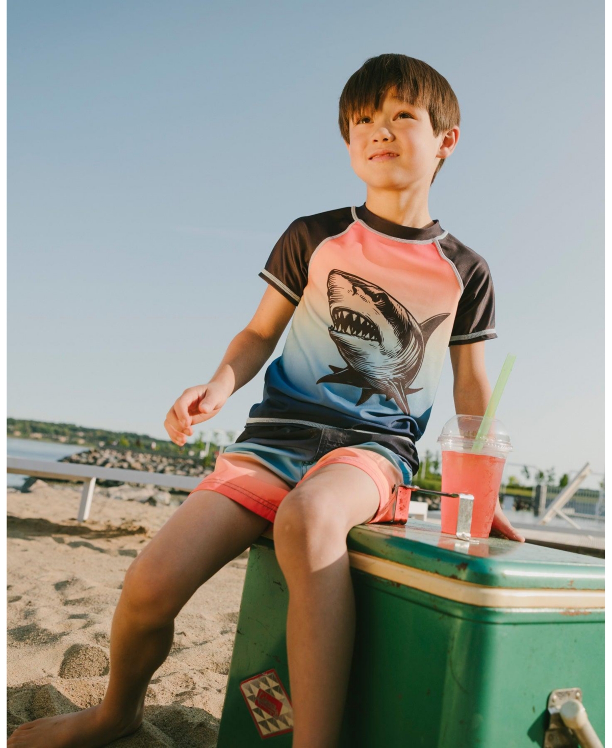 Deux par Boys Short Sleeve Rashguard
