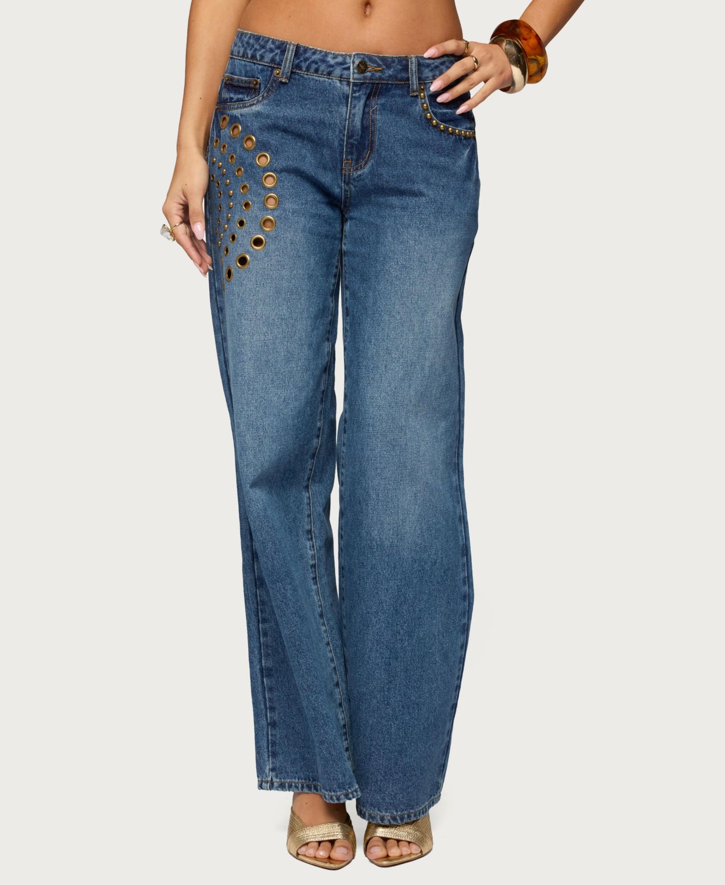 Женские джинсы Edikted Monika Stud and Grommet Low Rise Baggy, цвет: Синий потёртый — фото 1