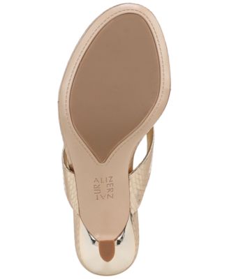 Naturalizer Women's Tressa Slip-On Thong Sandals