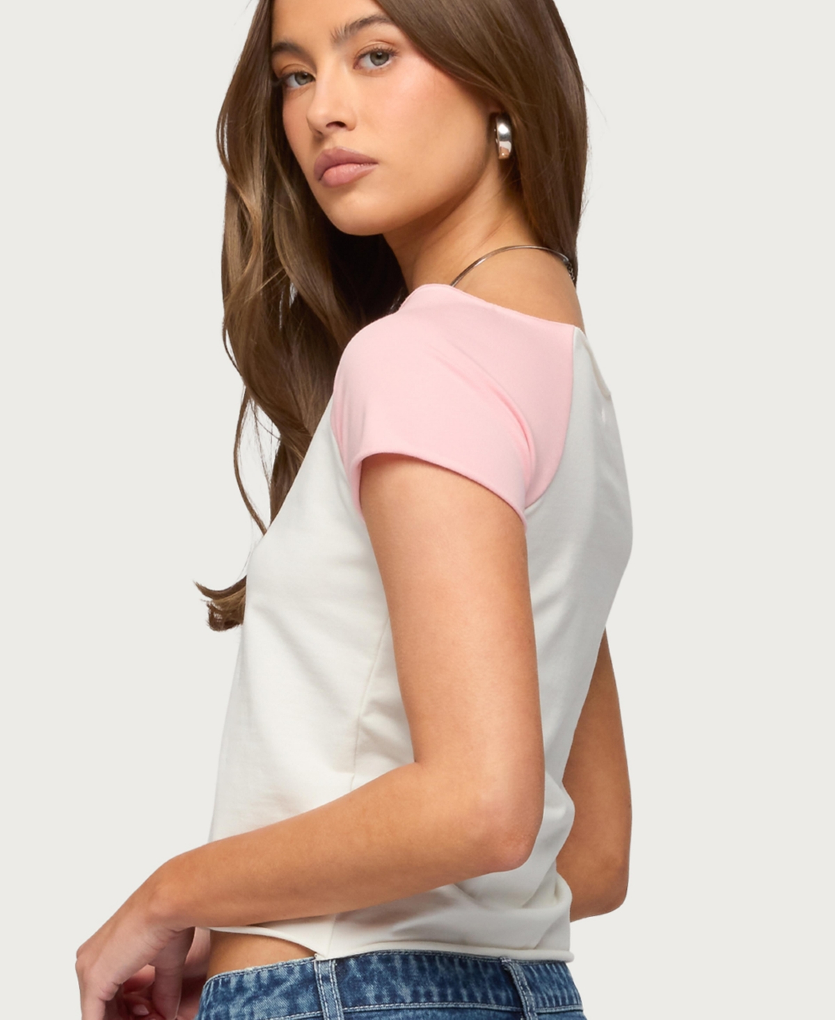 Edikted Womens Liva Contrast Raglan T Shirt