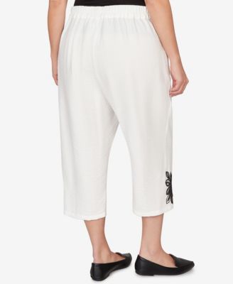 Plus Size Crowd Pleaser Floral Embroidered Relaxed Capri Pants