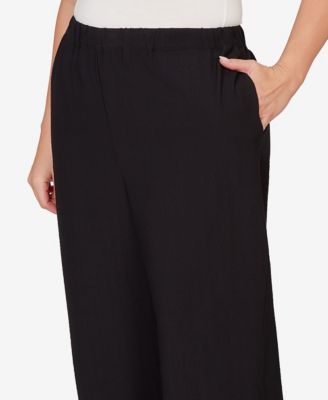Plus Size Crowd Pleaser Relaxed Pull-On Black Capri Pants