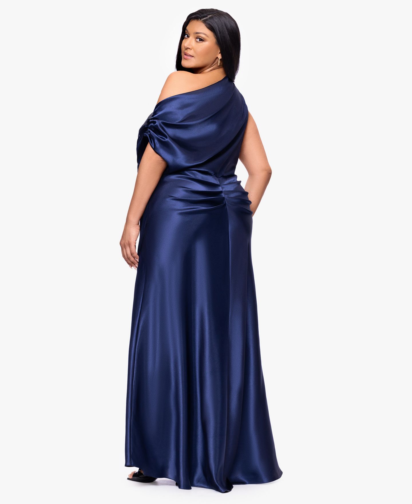 Женские платья Betsy & Adam Plus Size Asymmetrical Neck Ball Gown, цвет: Тёмно-синий — фото 5