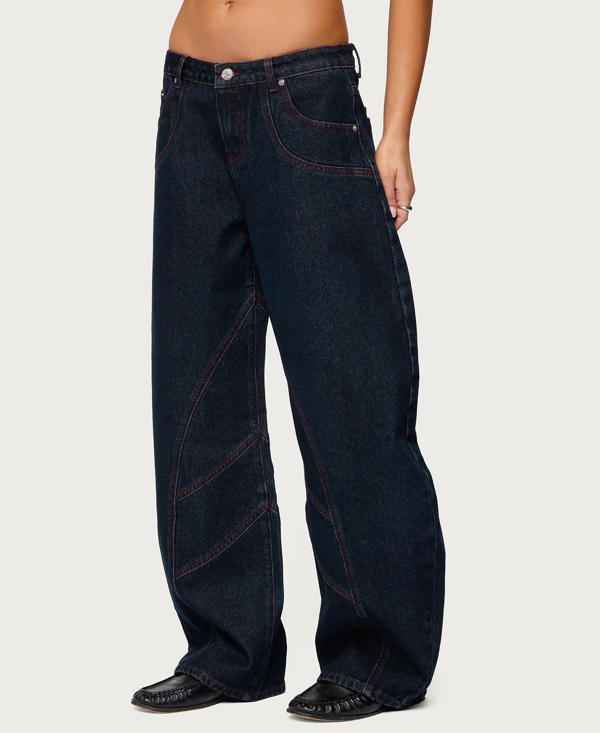 Edikted Women's Double Pocket Low Rise Barrel Leg Jeans view 4 — MAYCSS fashion products