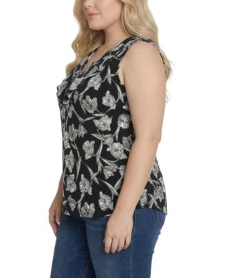 Plus Size Sleeveless Knit V Neck Top