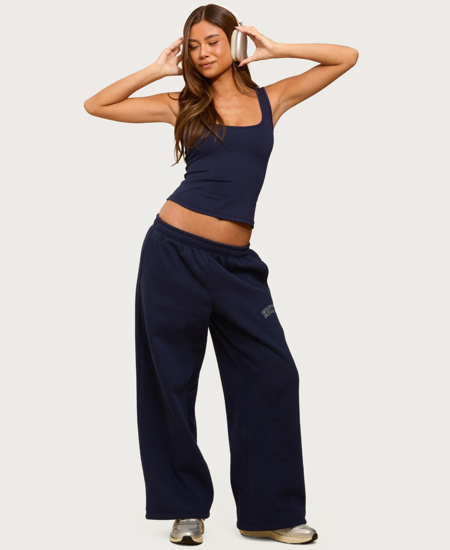 Женские брюки Edikted Major Sweatpants, цвет: Тёмно-синий — фото 5