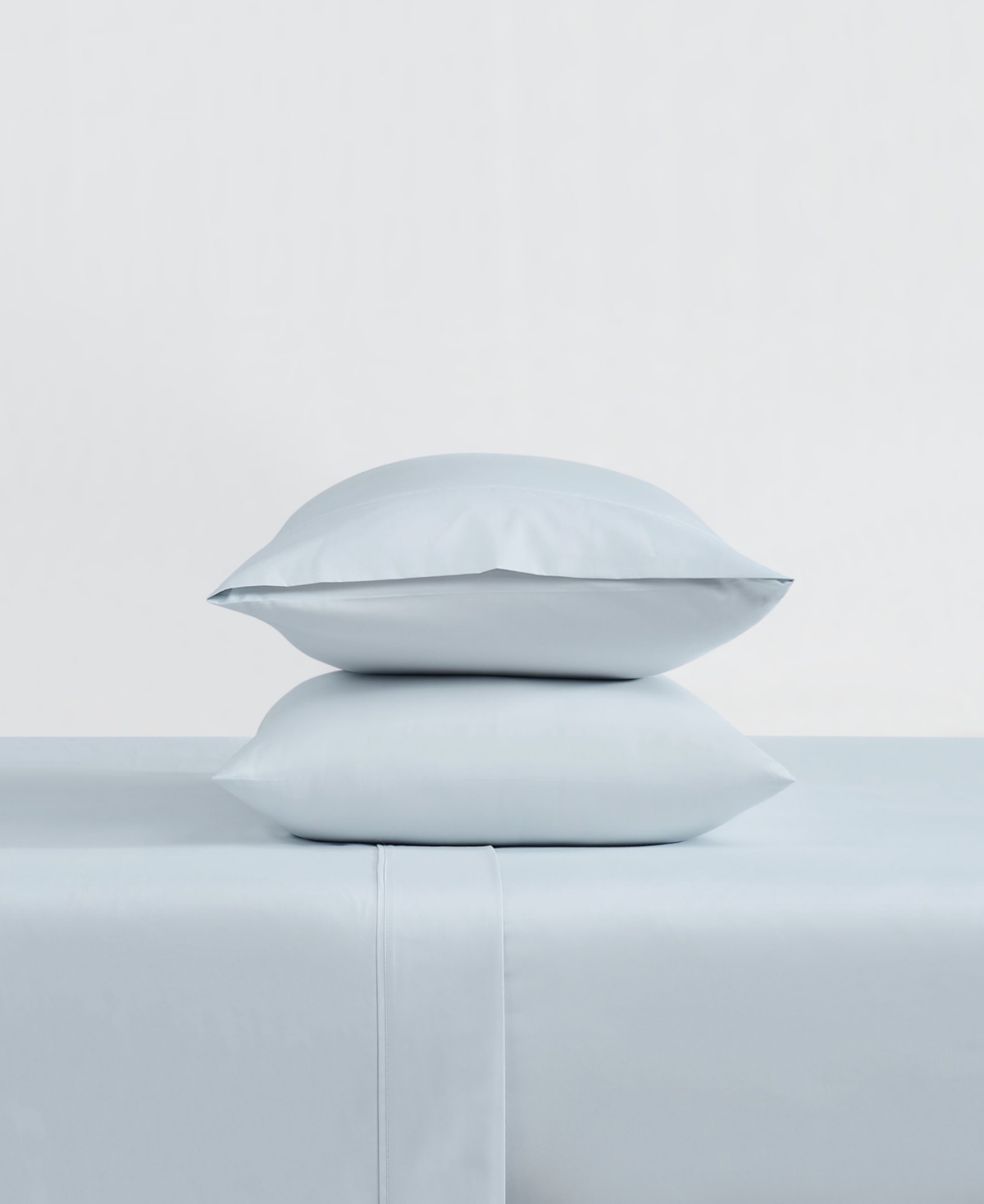 Vince Camuto Classic Percale 400 Thread Count Pillowcase Pair