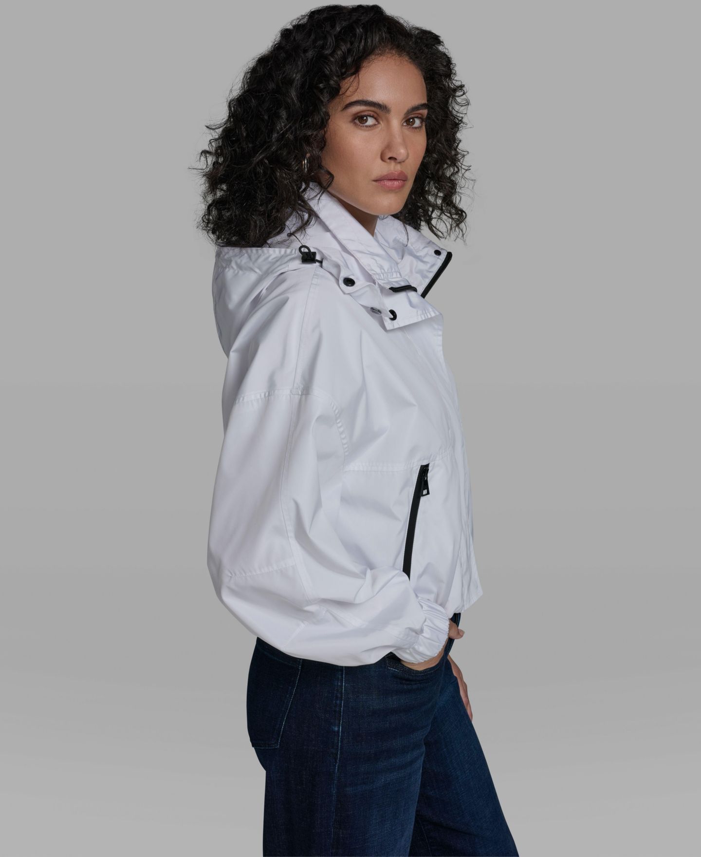Женская куртка KARL LAGERFELD PARIS Cropped Anorak Jacket with Hood, цвет: Белый — фото 3