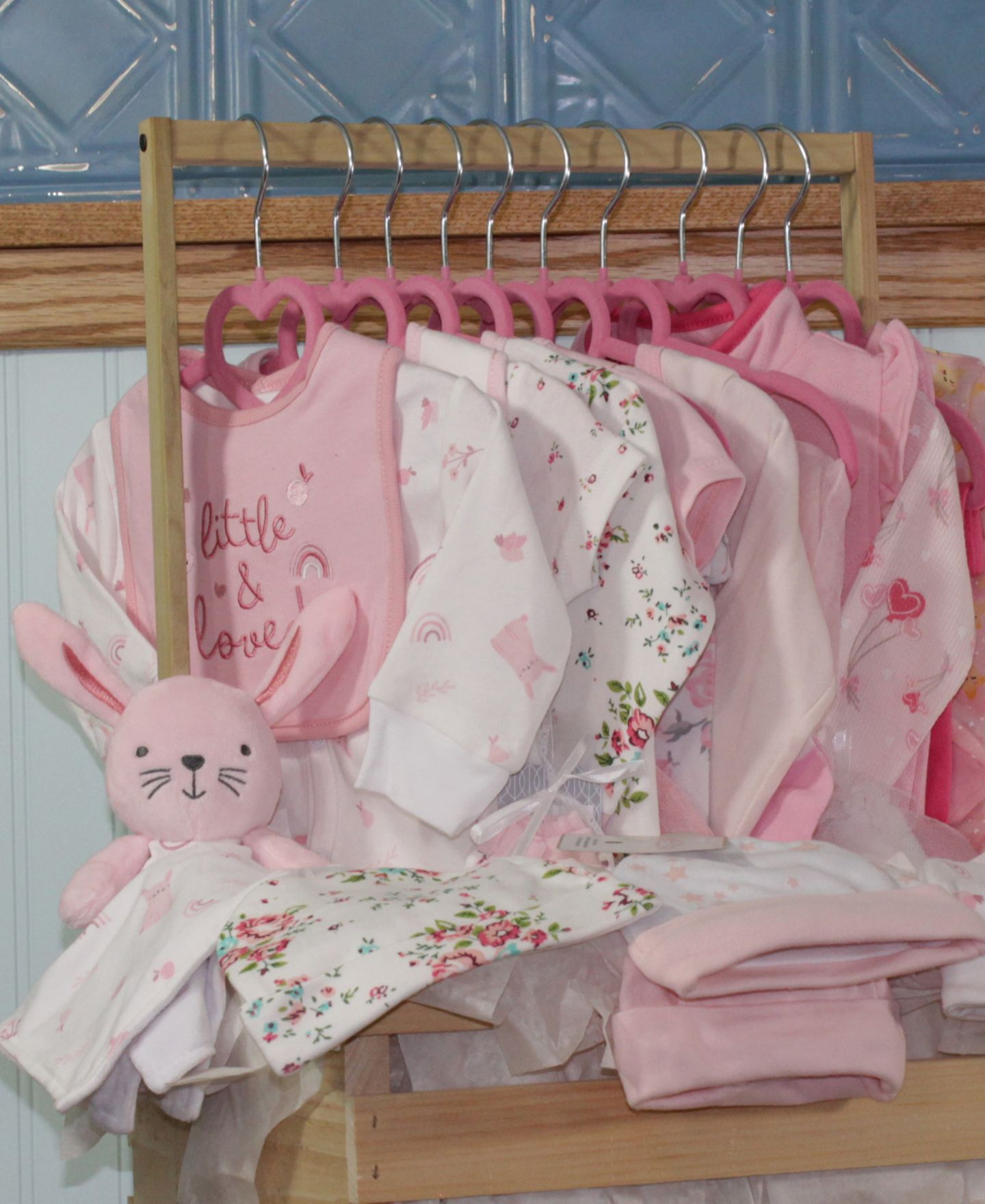 Комплекты 3 Stories Trading First Year Baby Shower Gift Crate, 36-Piece Set для девочек-малышей, цвет: Розовый — фото 4