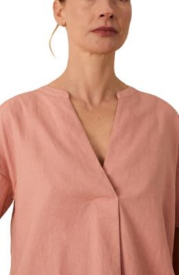 Women's Short Sleeve V-Neck Dipped Hem Blouse