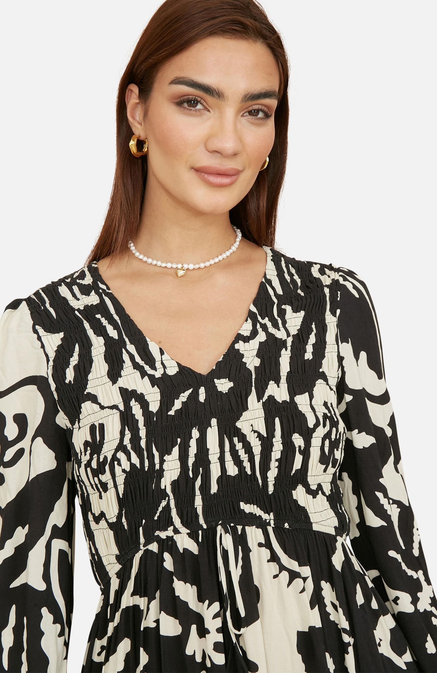 Женское платье Yumi Abstract Print Ruched V-Neck Midi, цвет: Чёрный — фото 5