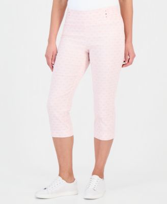 Petite Rivet-Trim Pull-On Capri Pants