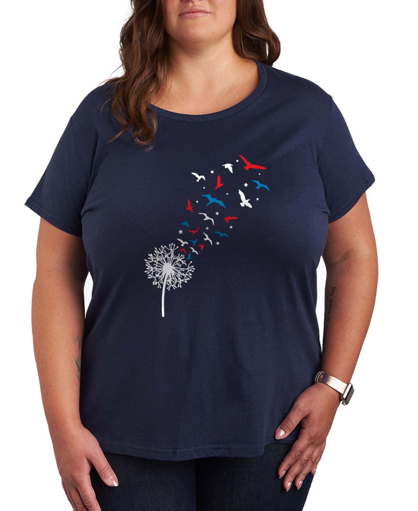 Женская футболка Hybrid Apparel Plus Size Instant Message Patriotic Dandelion Birds Graphic Crewneck, цвет: Тёмно-синий — фото 1