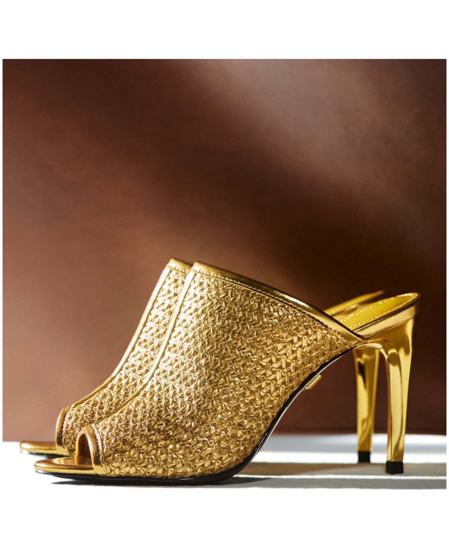 Женские сандалии Donna Karan New York Donna Mule Stiletto Dress Sandals, цвет: Золотой — фото 6