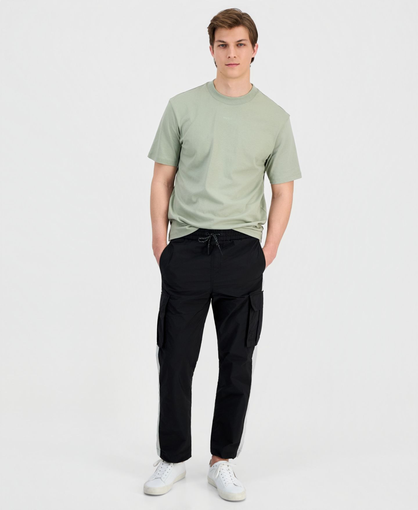 Мужские брюки Hugo Boss Colas Cargo, цвет: Чёрный — фото 1