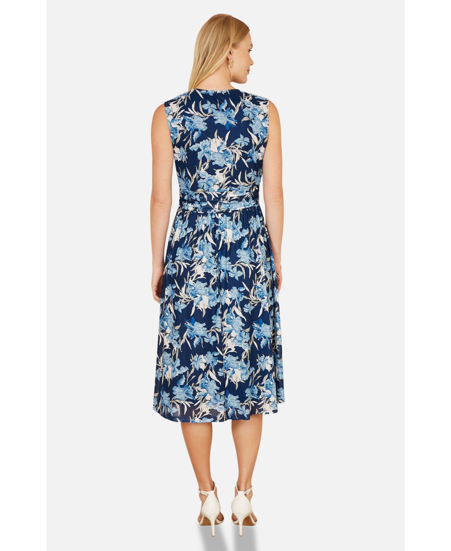 Женское платье Yumi Floral Wrap V Neck Midi Skater, цвет: Синий — фото 2