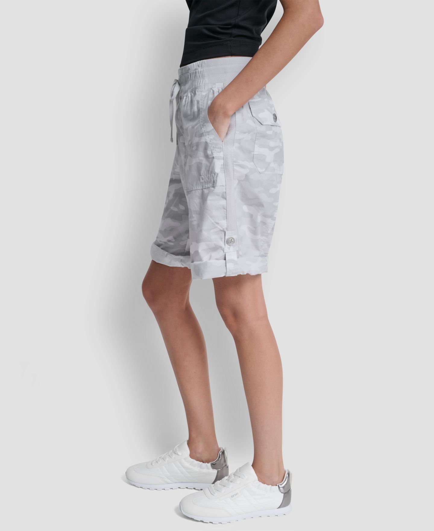 Женские шорты DKNY Sport High-Rise Convertible Bermuda, цвет: Чёрный — фото 9
