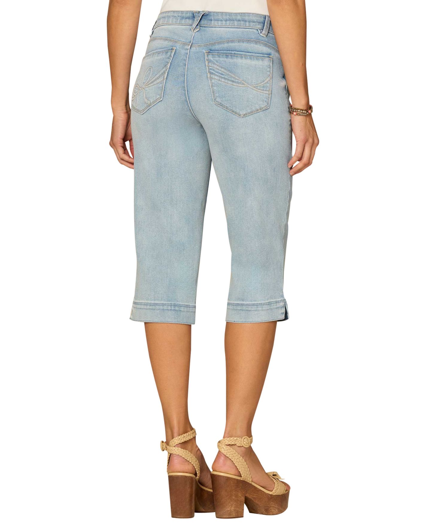Женские шорты Democracy Petite Mid-Rise Side Slit Bow Embroidered Denim Shorts, цвет: Светлый синий — фото 3