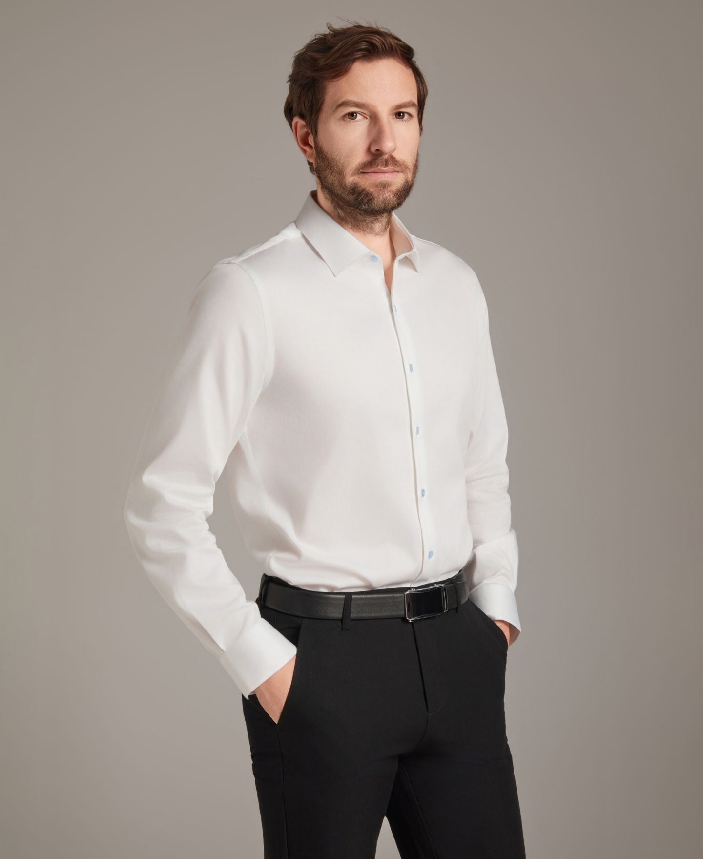 Мужская рубашка Bar III Sateen Solid Contrast Buttons Dress Shirt, цвет: Белый / Индиго — фото 3