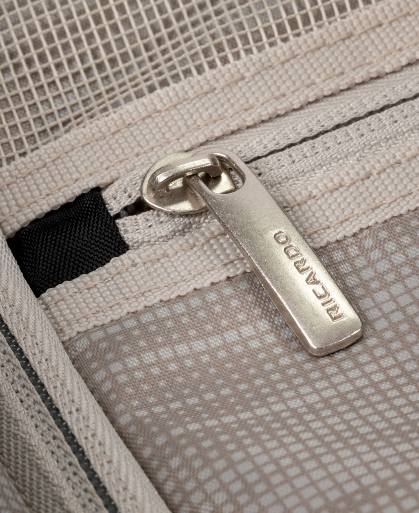 Чемодан Ricardo Palm Springs Collection Medium Check-in Spinner, цвет: Малиновый красный — фото 6