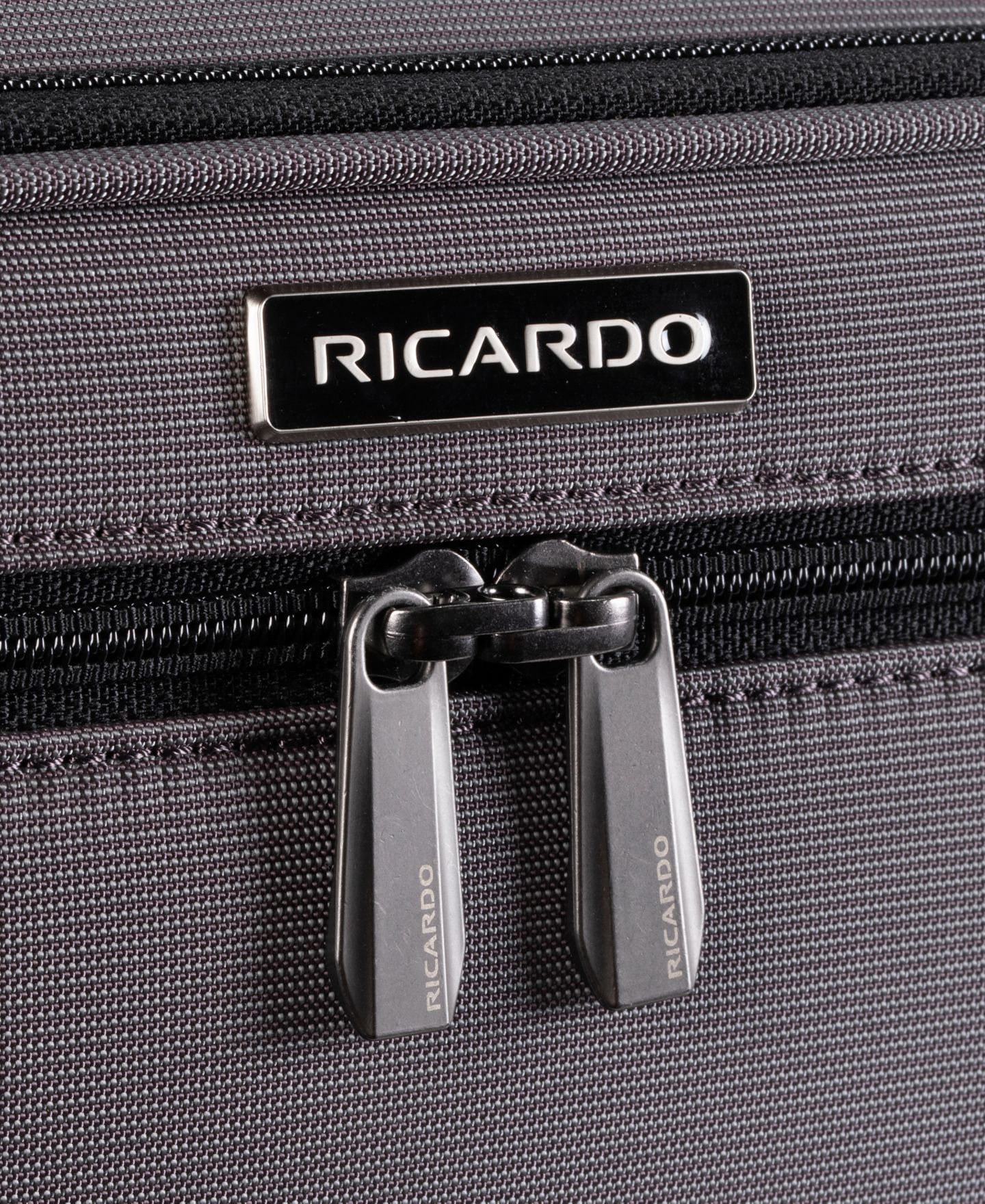 Чемодан Ricardo Montecito 3.0 Medium Check-In Spinner Suitcase, цвет: Серый — фото 12