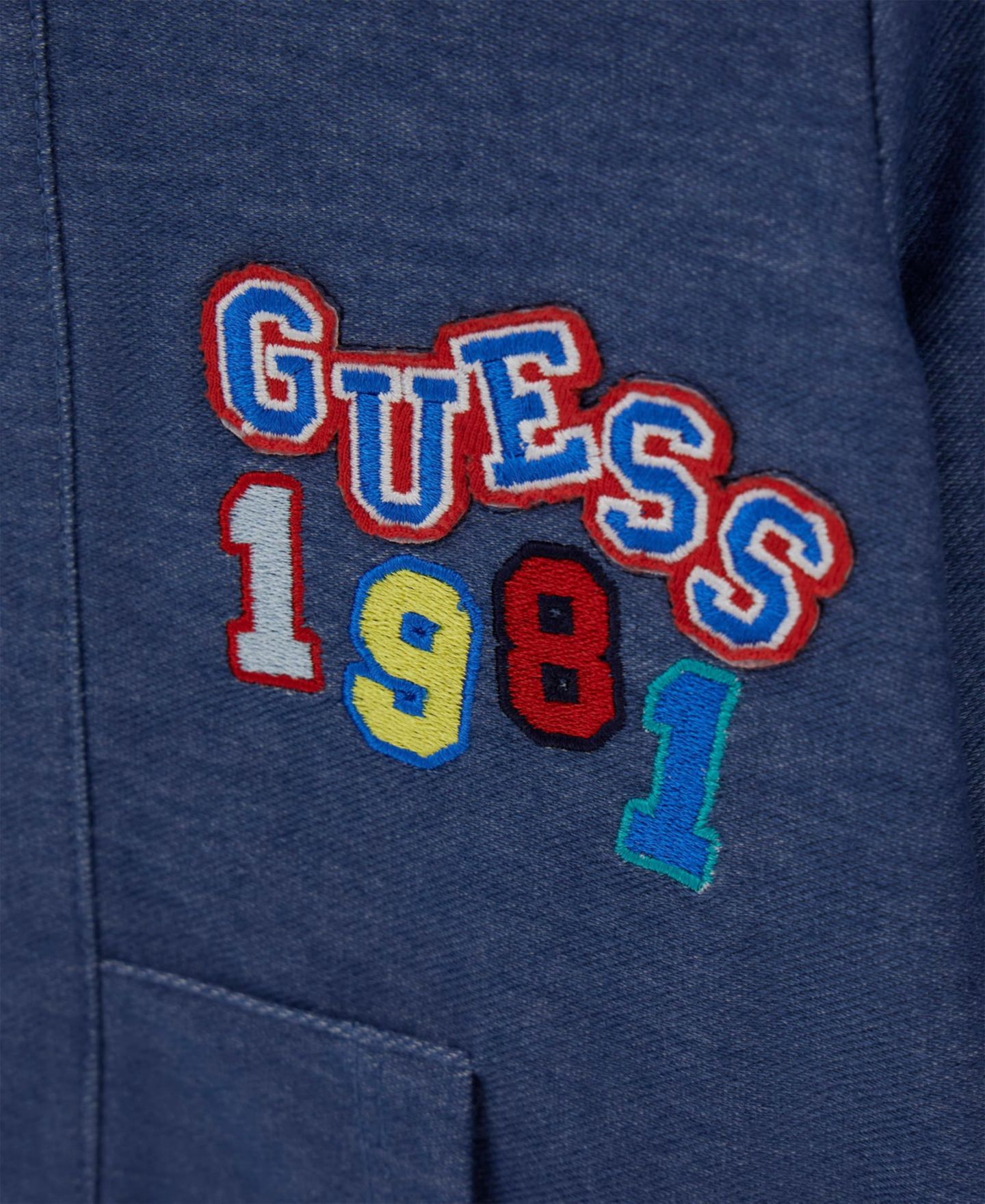 Детский вязаный джинсовый комбинезон Guess с капюшоном для малыша, цвет: Синий — фото 3