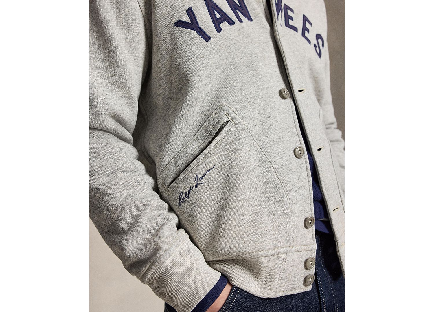 Men's and Women's New York Yankees™ Long-Sleeve Sweatshirt