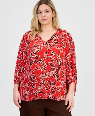 Plus Size V-Neck 3/4-Sleeve Top