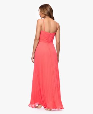 Women's V-Neck Pleated Sleeveless Gown