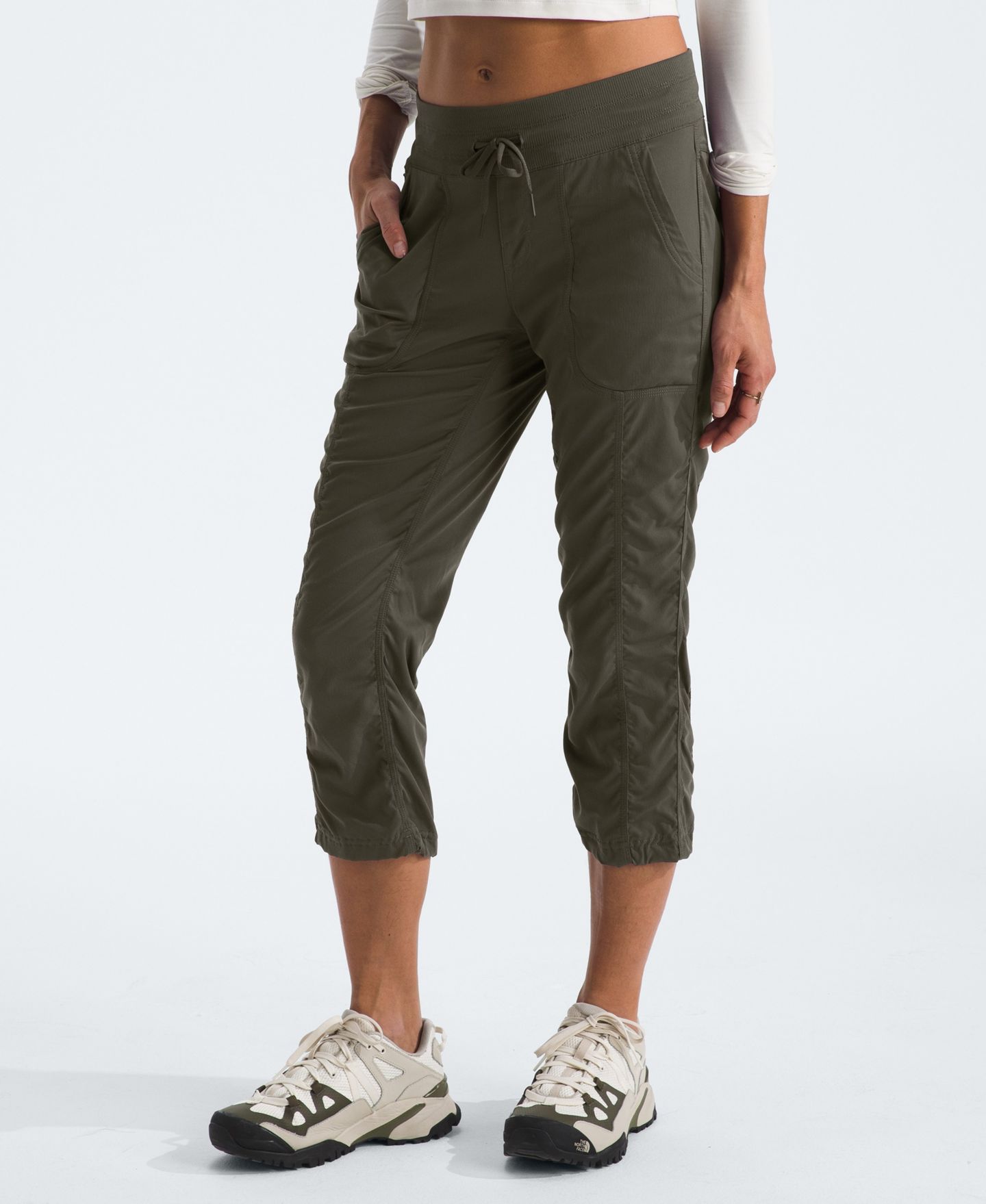 Женские брюки The North Face Aphrodite 2.0 FlashDry™ Capri, цвет: Серо-коричневый зелёный натуральный — фото 3