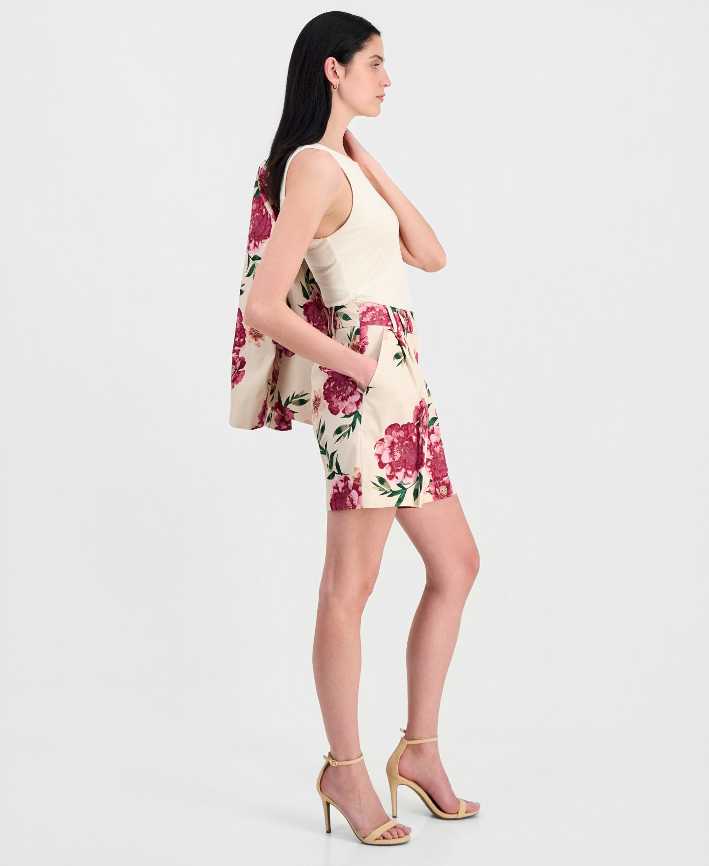 Женские шорты Tahari ASL Floral-Print Pleated, цвет: Песочный ягодный с принтом — фото 2