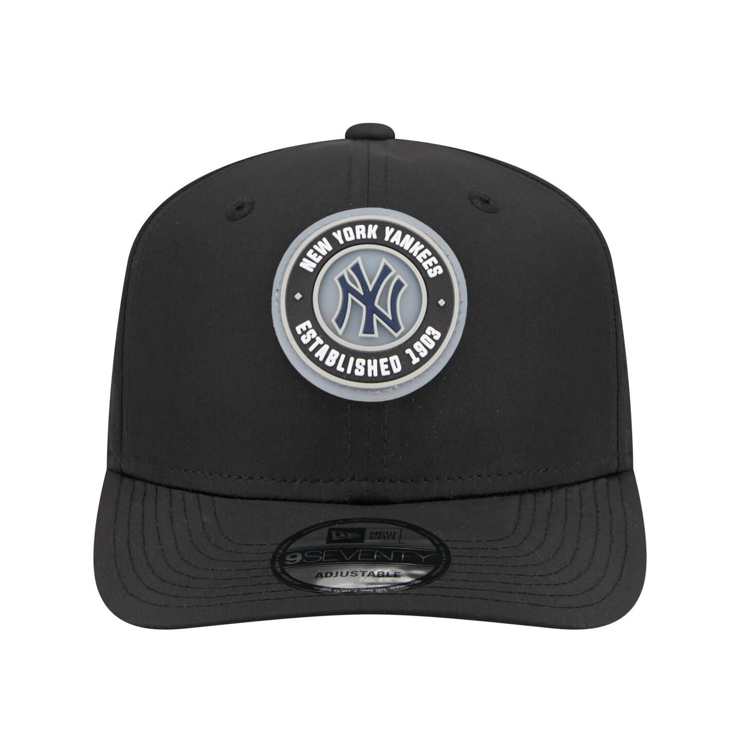 Мужская кепка New Era Black New York Yankees Circle 9SEVENTY Adjustable Hat — фото 2