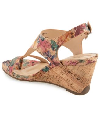 Women's Greatly Thong Almond Toe Wedge Sandals
