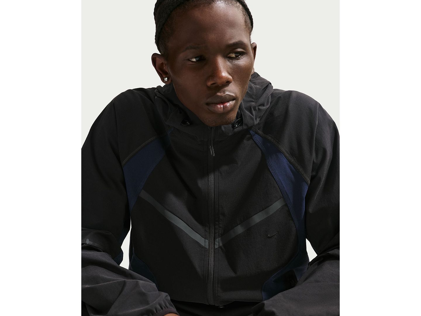 Мужская куртка Nike Tech Dri-FIT Full-Zip Windrunner, цвет: Чёрный / Обсидиановый — фото 3