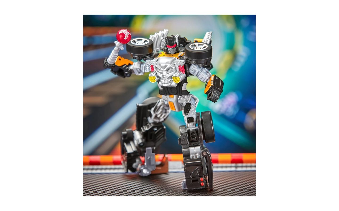 Детская фигурка Transformers Hot Wheels Bone Shaker Deluxe Class 5" Action Figure, Ages 8+ — фото 1
