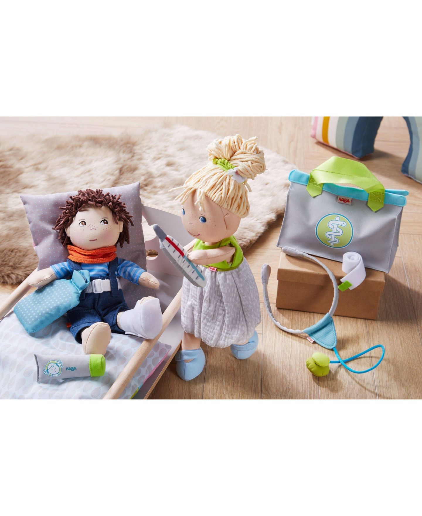 Детские куклы Haba Doctor Set 8-Piece Doll Accessories, Ages 3+ — фото 6