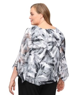 Plus Size Scoop Neck Bell-Sleeve Blouse