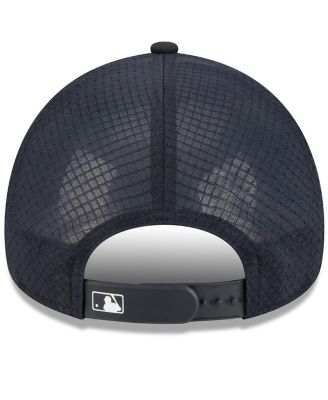 Men's Navy Chicago Cubs 2026 Batting Practice Alternate Apex 9FORTY Adjustable Hat