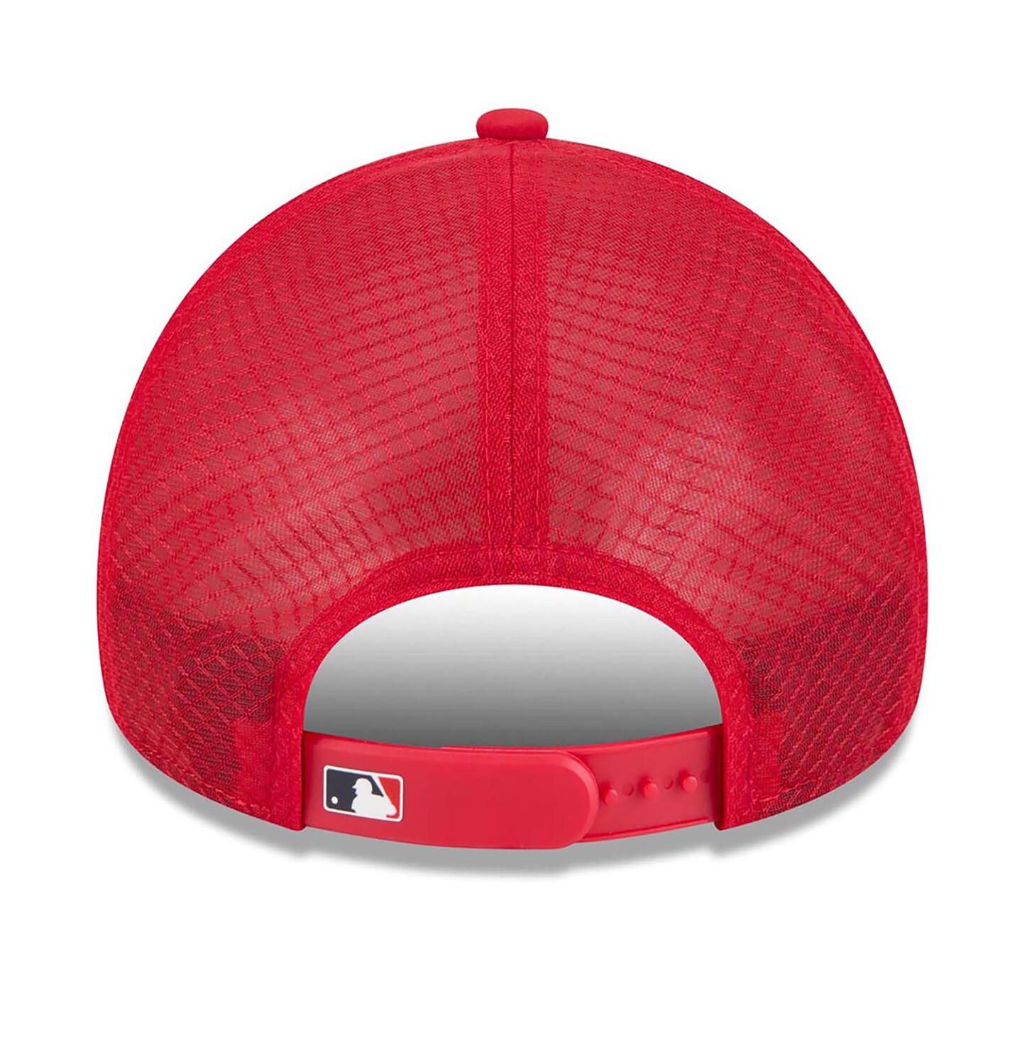 Мужская кепка New Era Red Atlanta Braves 2026 Batting Practice Apex 9FORTY Adjustable Trucker Hat — фото 2